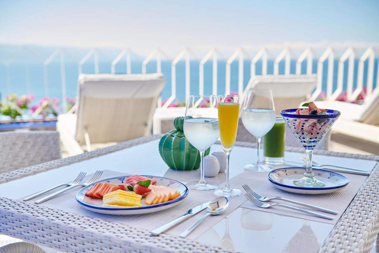 Hotel Luxury Patio Azul (Adults Only) Puerto Vallarta Eksteriør bilde A table set for breakfast