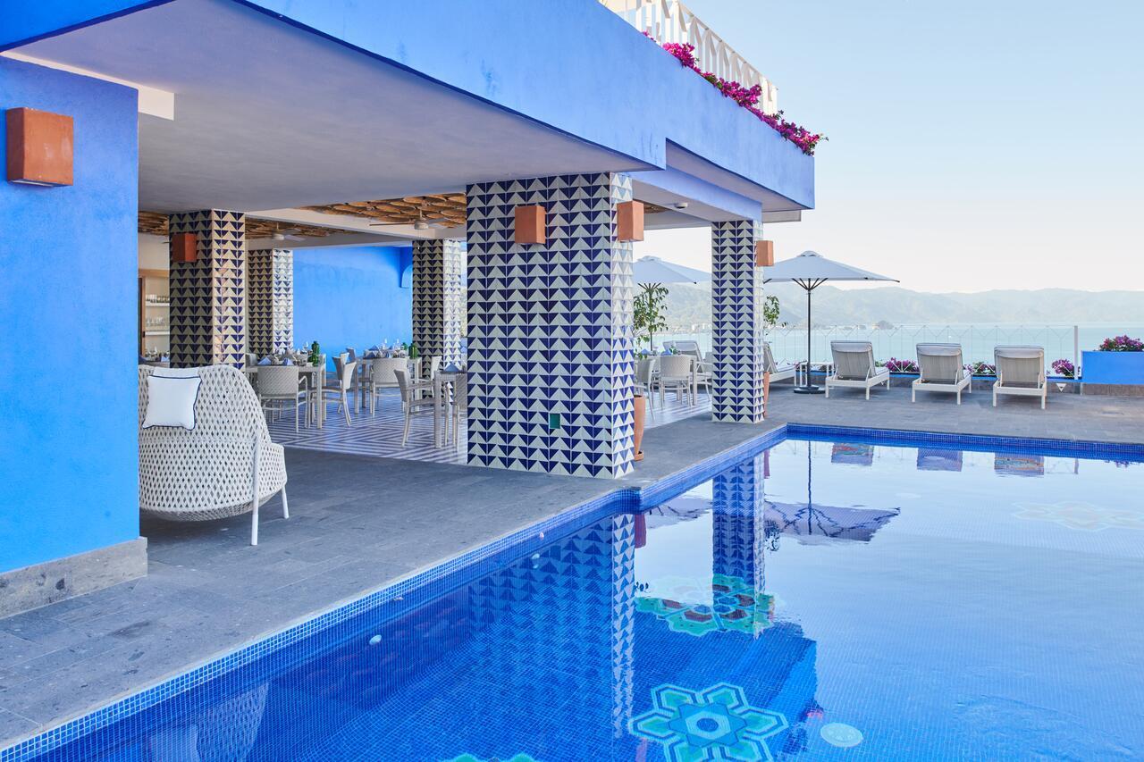 Hotel Luxury Patio Azul (Adults Only) Puerto Vallarta Eksteriør bilde The pool at the hotel