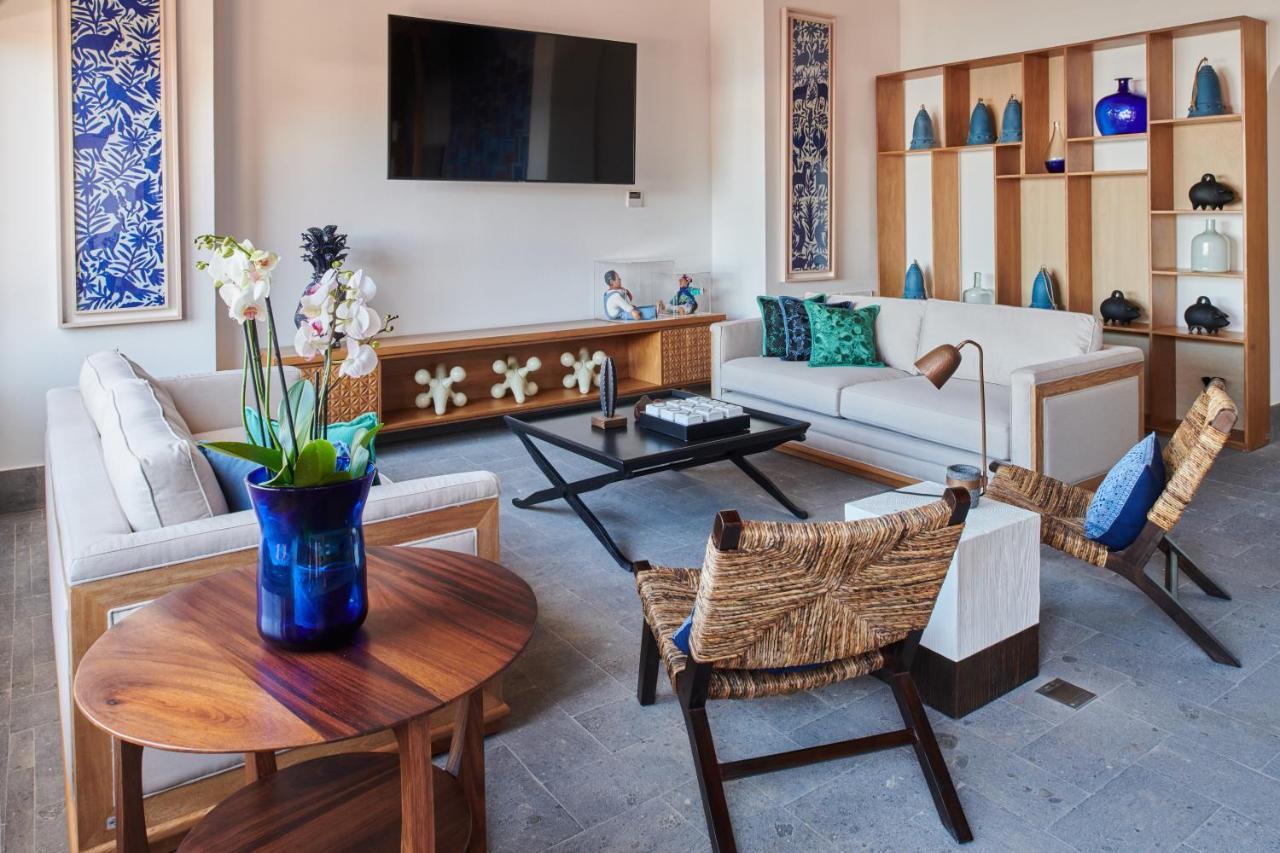 Hotel Luxury Patio Azul (Adults Only) Puerto Vallarta Eksteriør bilde The living room of a suite at the hotel