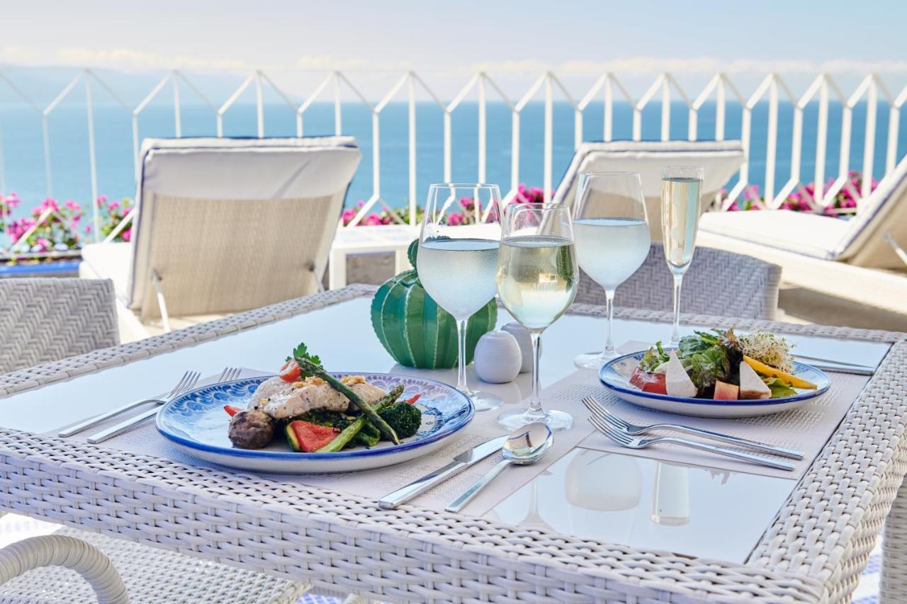 Hotel Luxury Patio Azul (Adults Only) Puerto Vallarta Eksteriør bilde A typical Mediterranean lunch